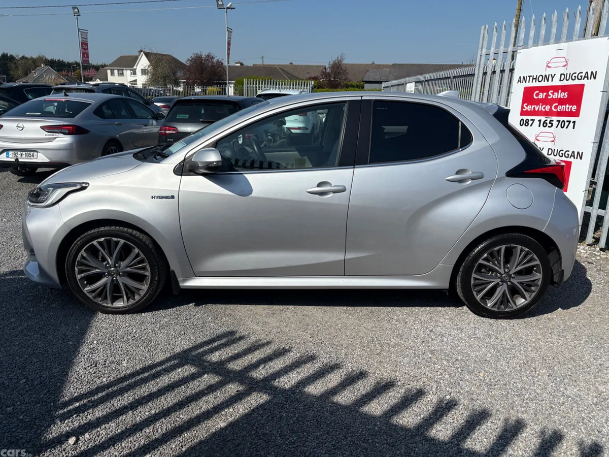 Toyota Yaris Hatchback, Petrol Hybrid, 2022, Grey