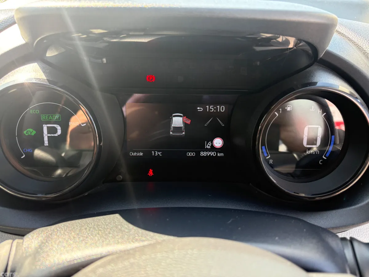 Toyota Yaris Hatchback, Petrol Hybrid, 2022, Grey