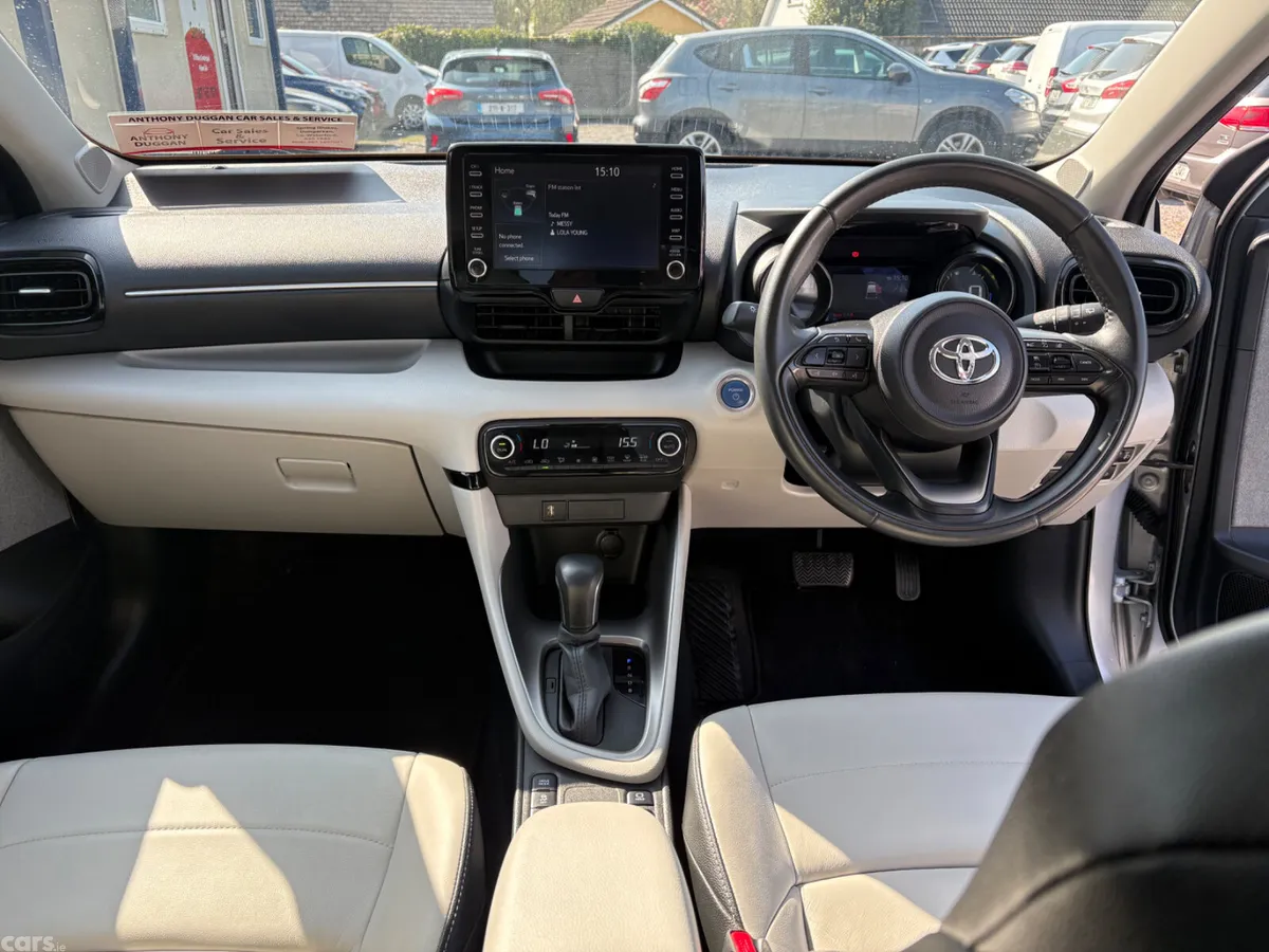 Toyota Yaris Hatchback, Petrol Hybrid, 2022, Grey