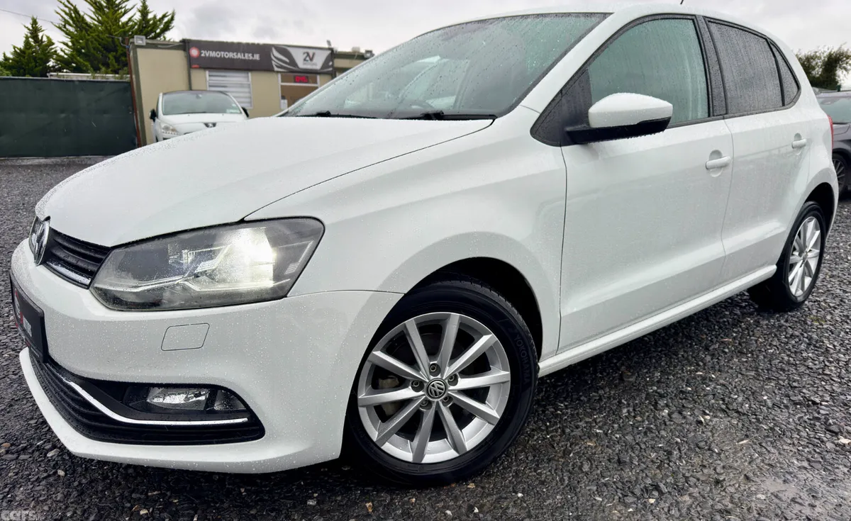 Volkswagen Polo Hatchback, Petrol, 2017, White