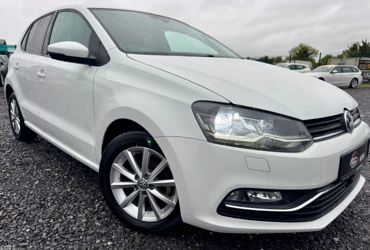 Volkswagen Polo Hatchback, Petrol, 2017, White