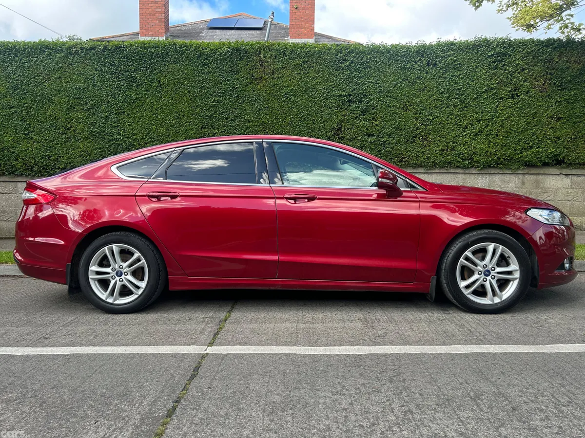 Ford Mondeo Hatchback, Diesel, 2019, Red