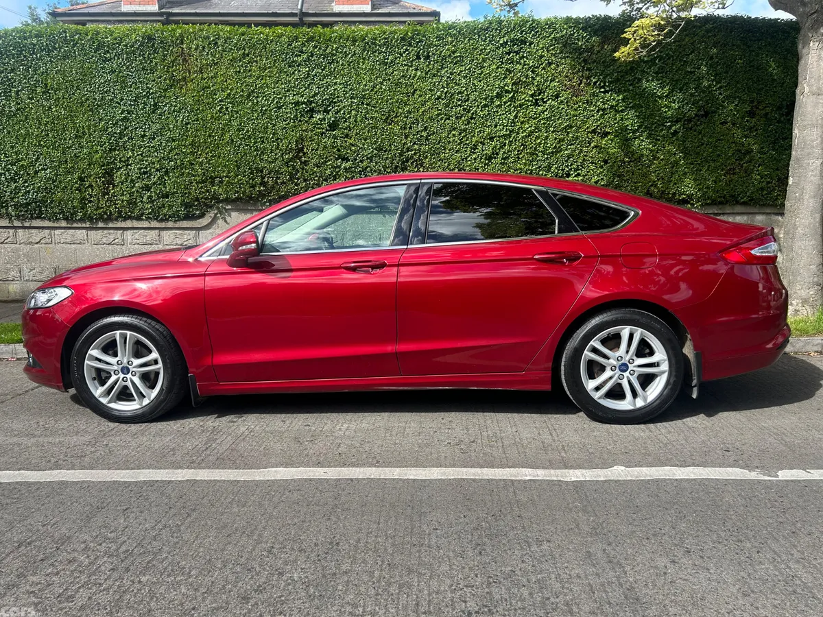 Ford Mondeo Hatchback, Diesel, 2019, Red
