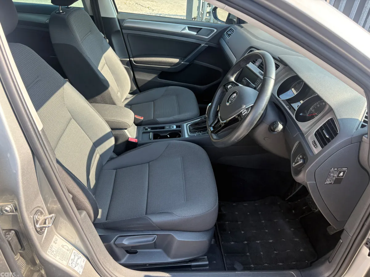 Volkswagen Golf Hatchback, Petrol, 2017, Silver