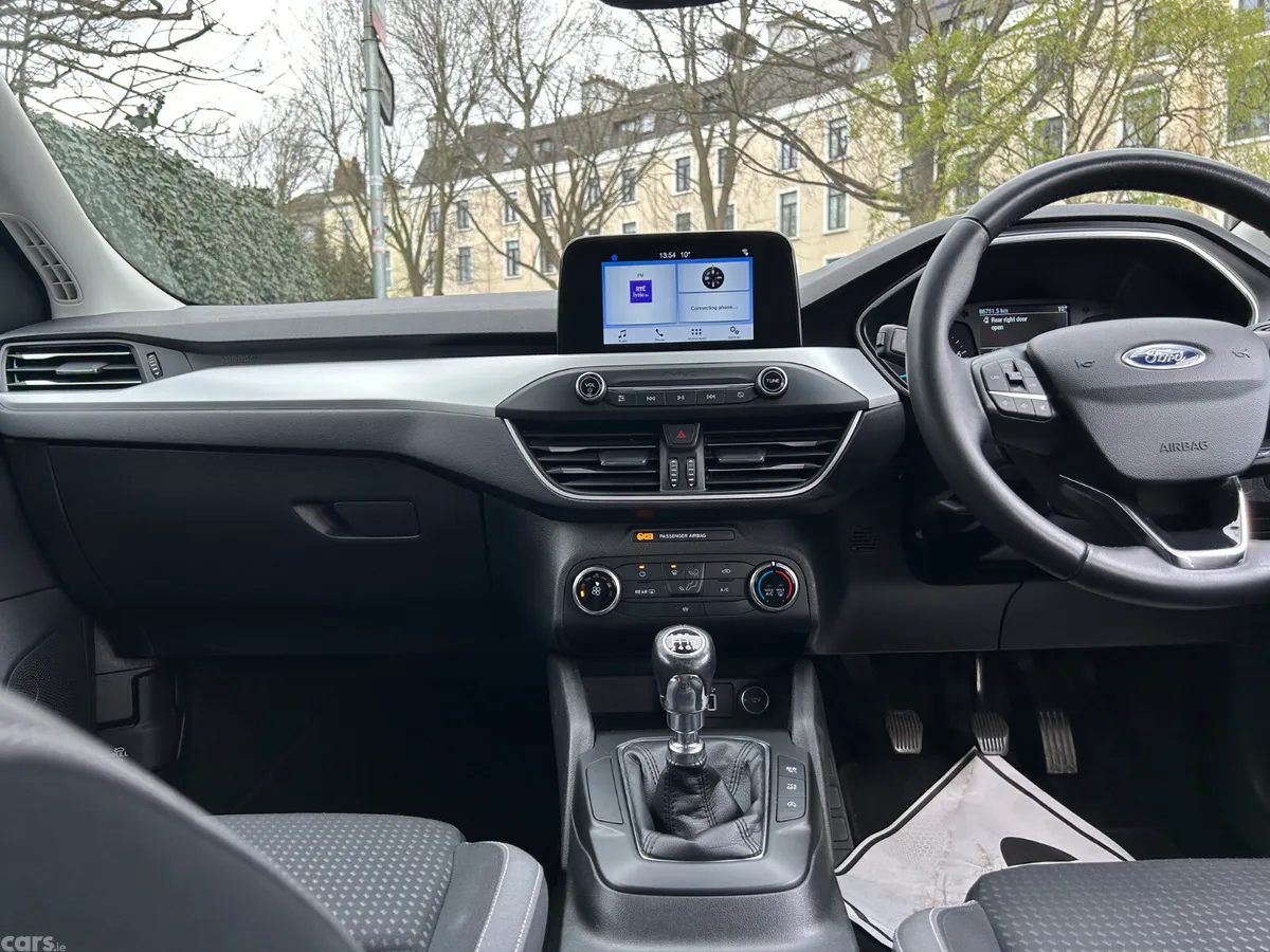 Ford Focus Hatchback, Petrol, 2019, Black
