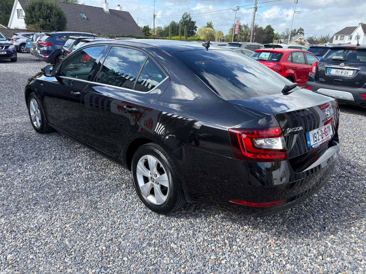 Skoda Octavia Saloon, Diesel, 2019, Black