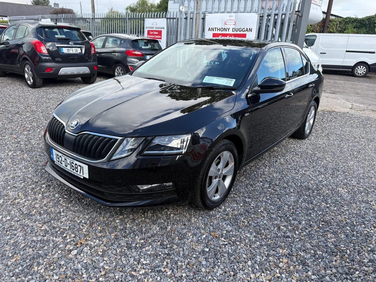 Skoda Octavia Saloon, Diesel, 2019, Black