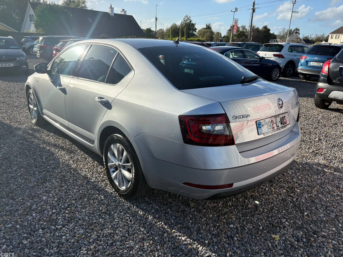 Skoda Octavia Saloon, Petrol, 2019, Grey