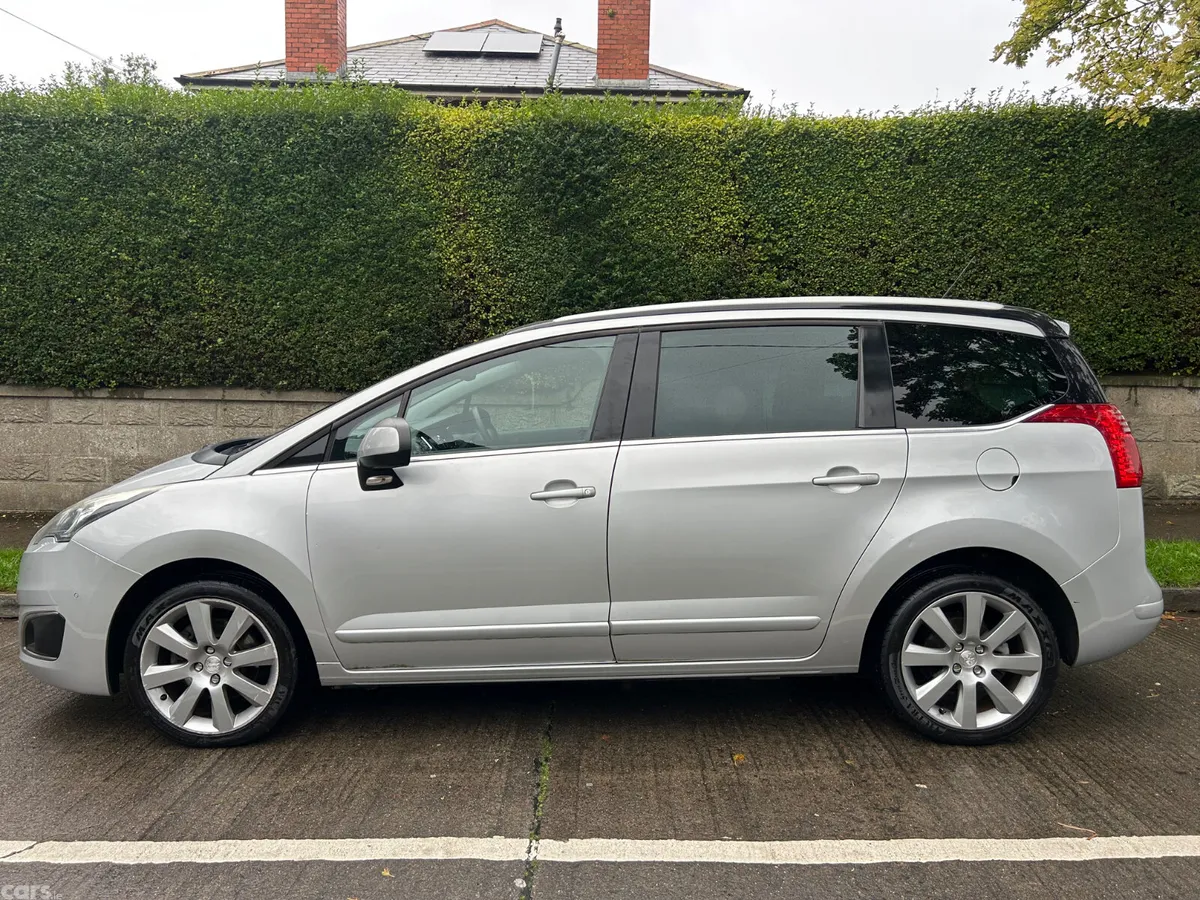 Peugeot 5008 MPV, Diesel, 2016, Silver