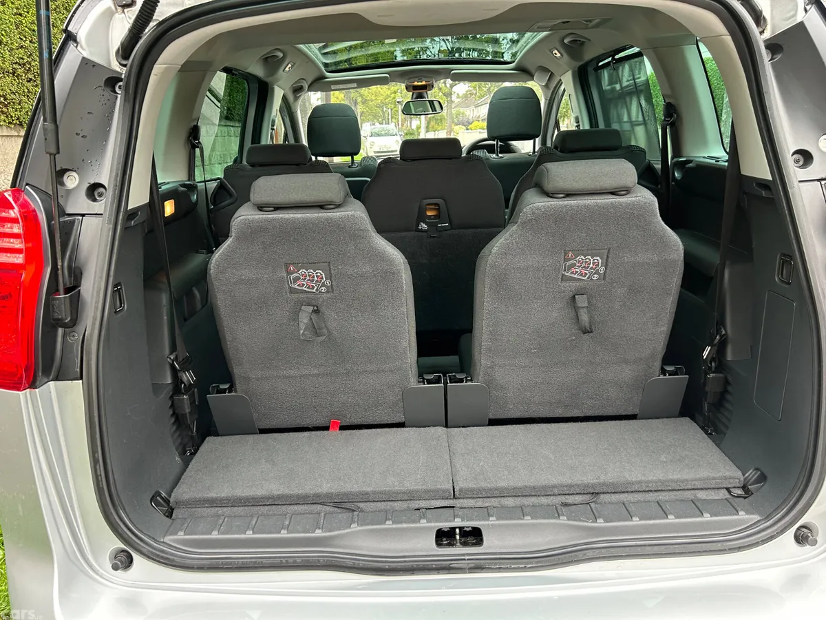 Peugeot 5008 MPV, Diesel, 2016, Silver