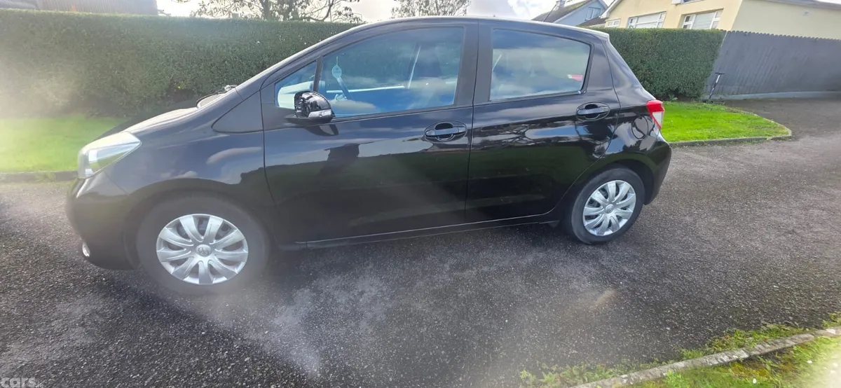 Toyota Yaris Hatchback, Petrol, 2013, Black