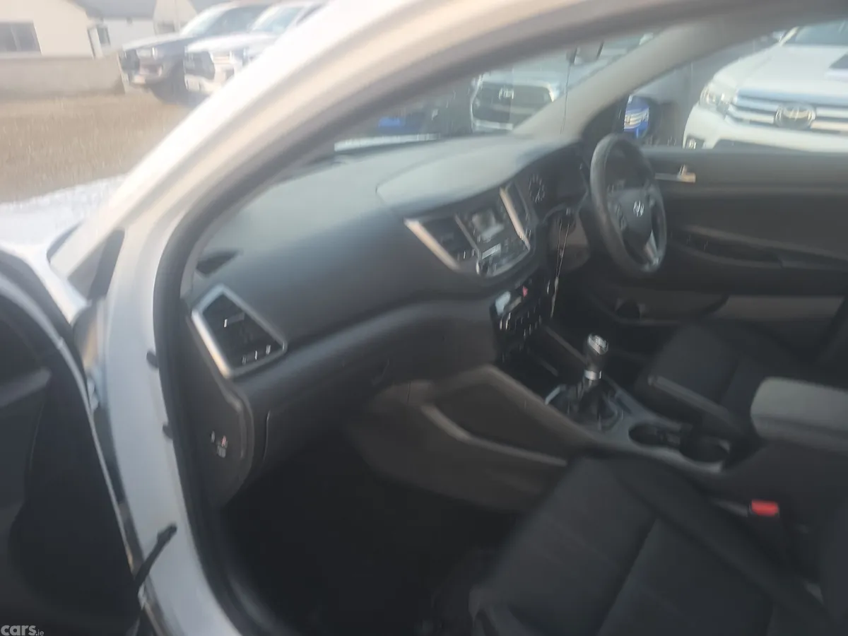 Hyundai Tucson SUV, Diesel, 2017, White