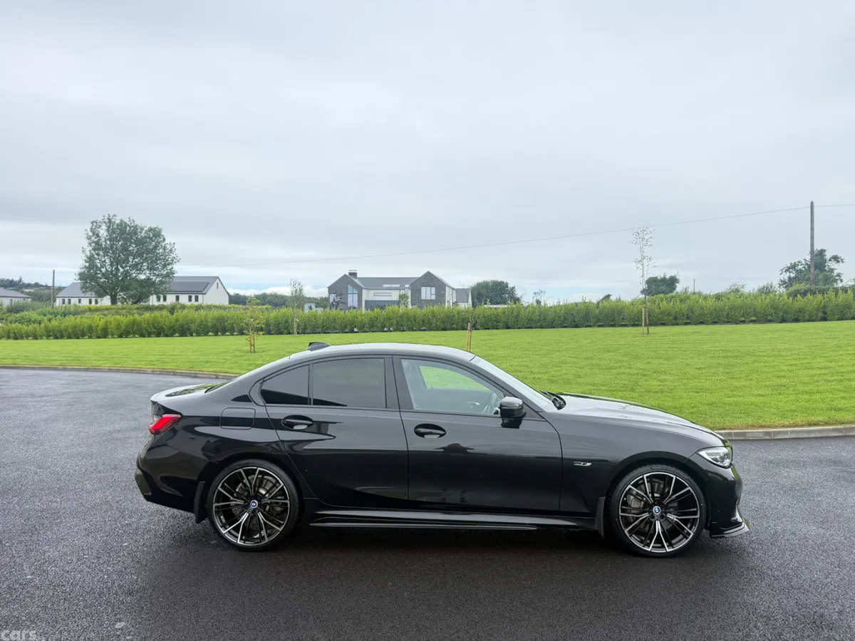 BMW 3-Series Saloon, Petrol Hybrid, 2022, Black