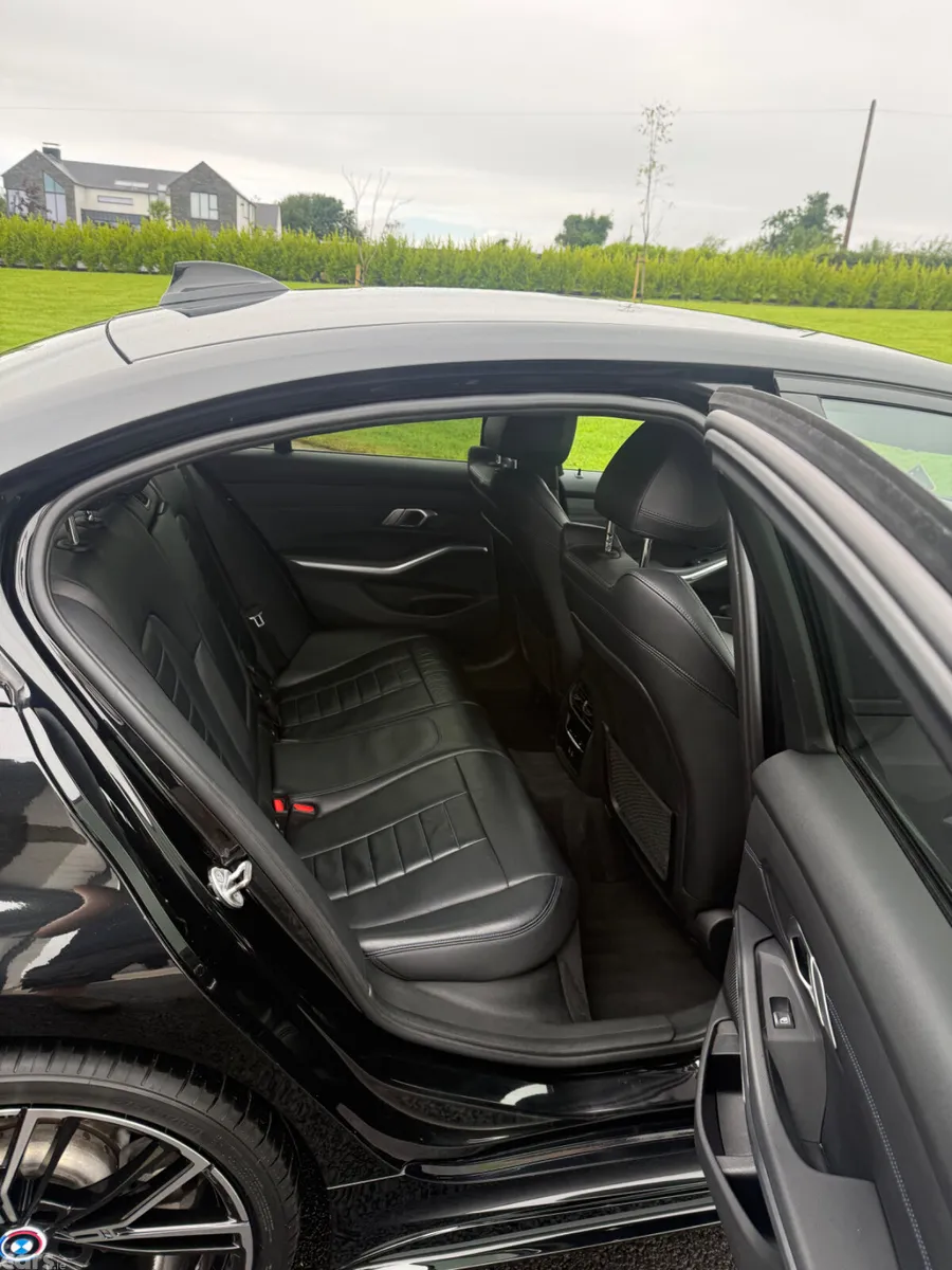 BMW 3-Series Saloon, Petrol Hybrid, 2022, Black