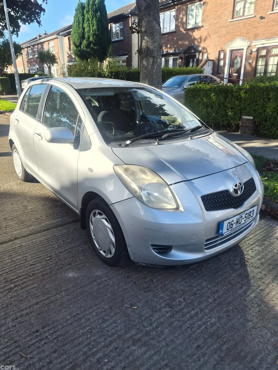 Toyota Yaris Hatchback, Petrol, 2006, Silver