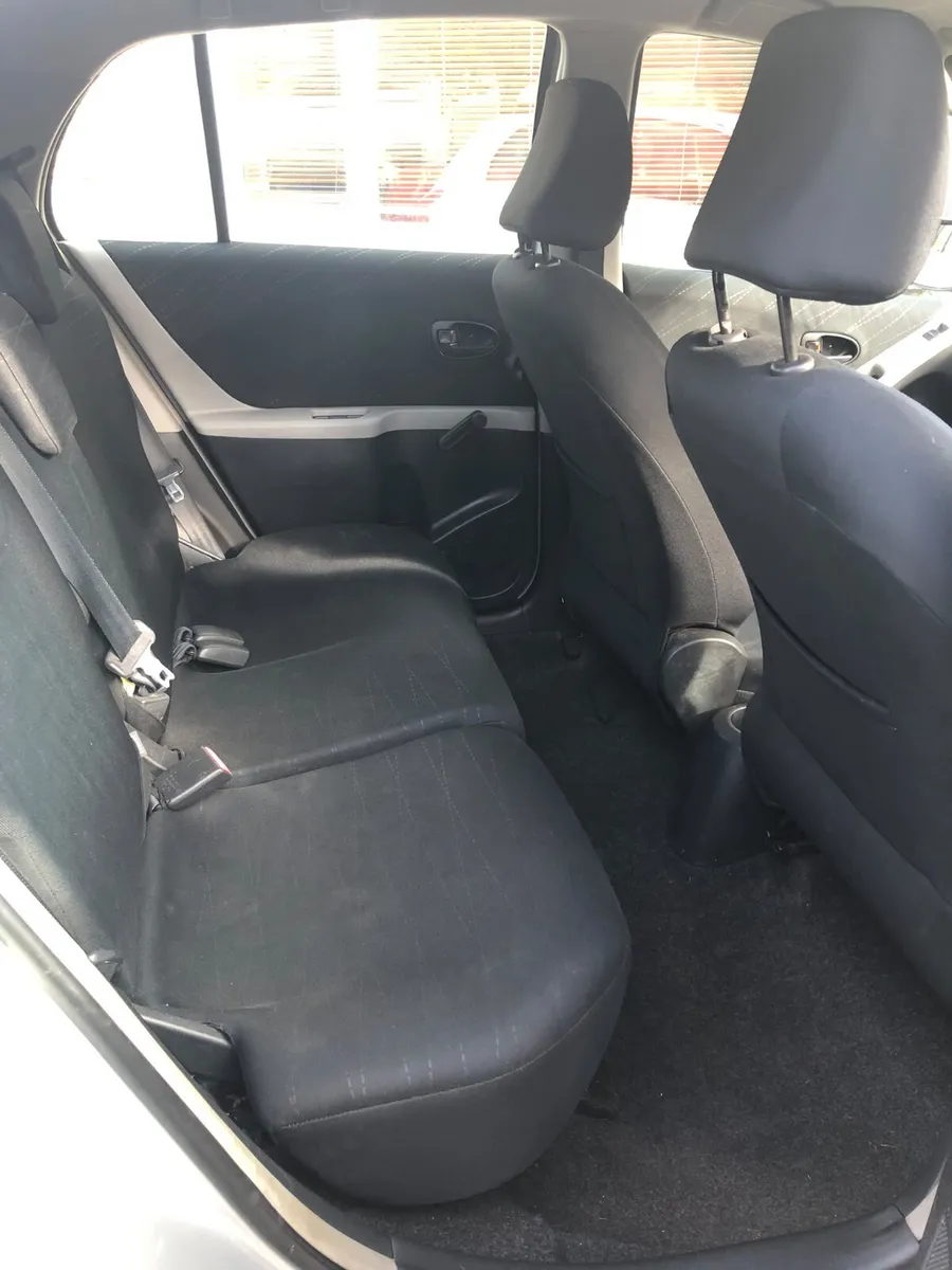 Toyota Yaris Hatchback, Petrol, 2006, Silver