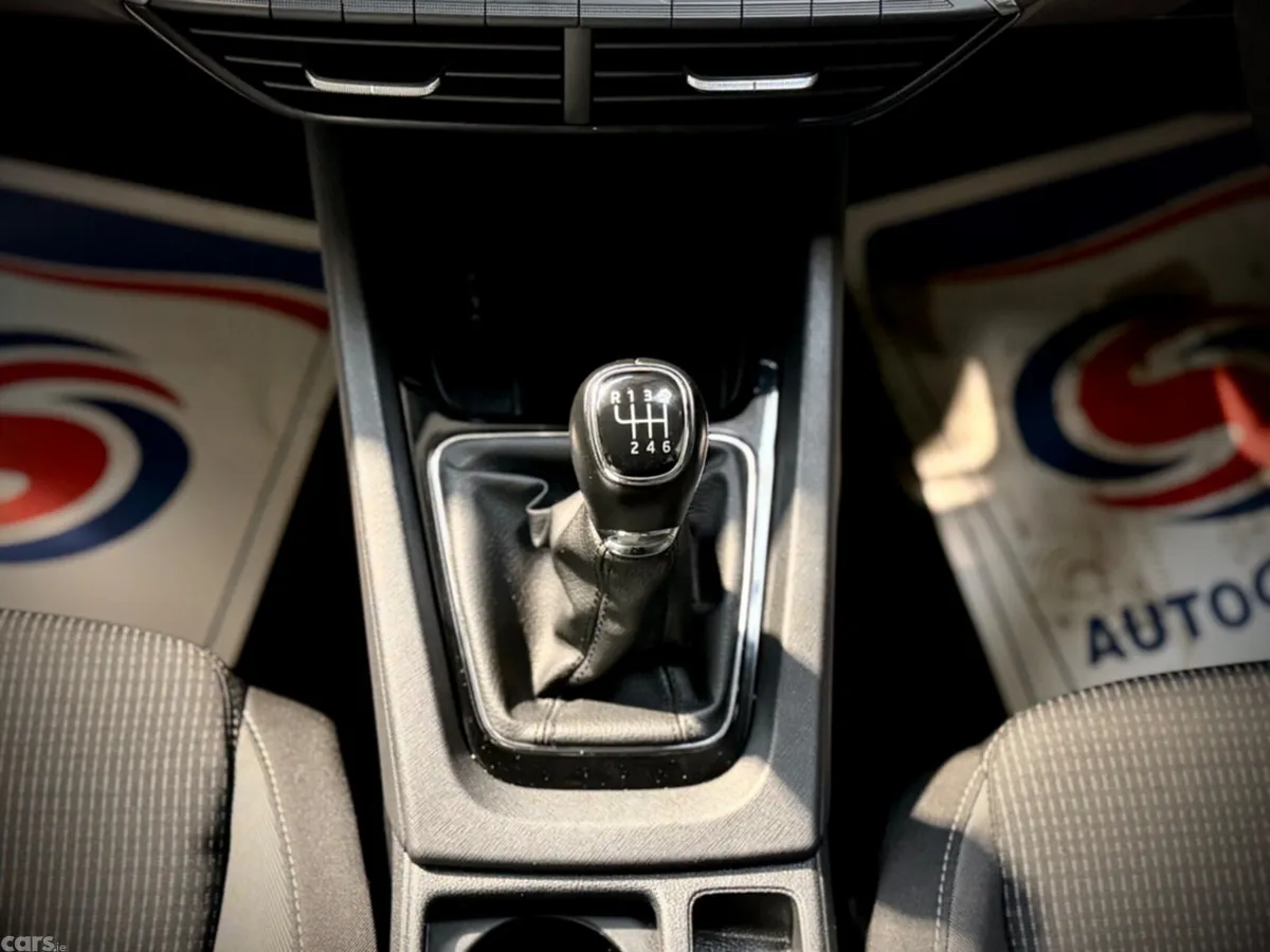 Skoda Octavia Hatchback, Diesel, 2022, Silver