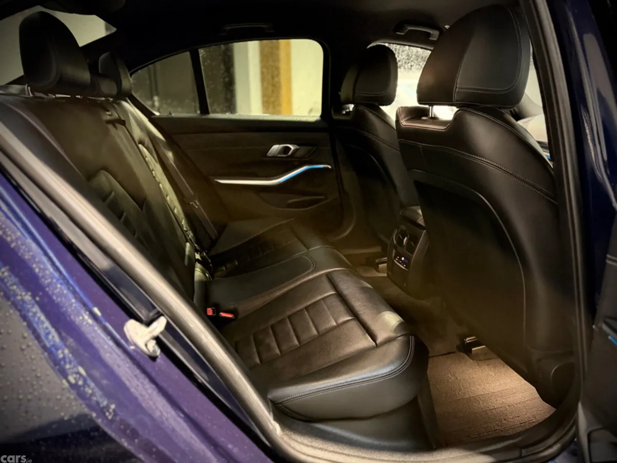BMW 3-Series Saloon, Petrol Hybrid, 2021, Blue