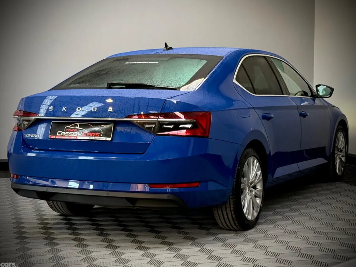 Skoda Superb Hatchback, Diesel, 2024, Blue
