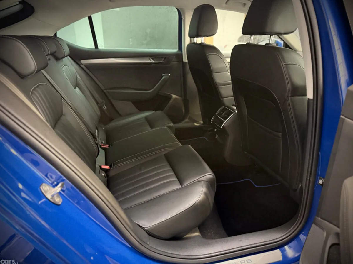 Skoda Superb Hatchback, Diesel, 2024, Blue