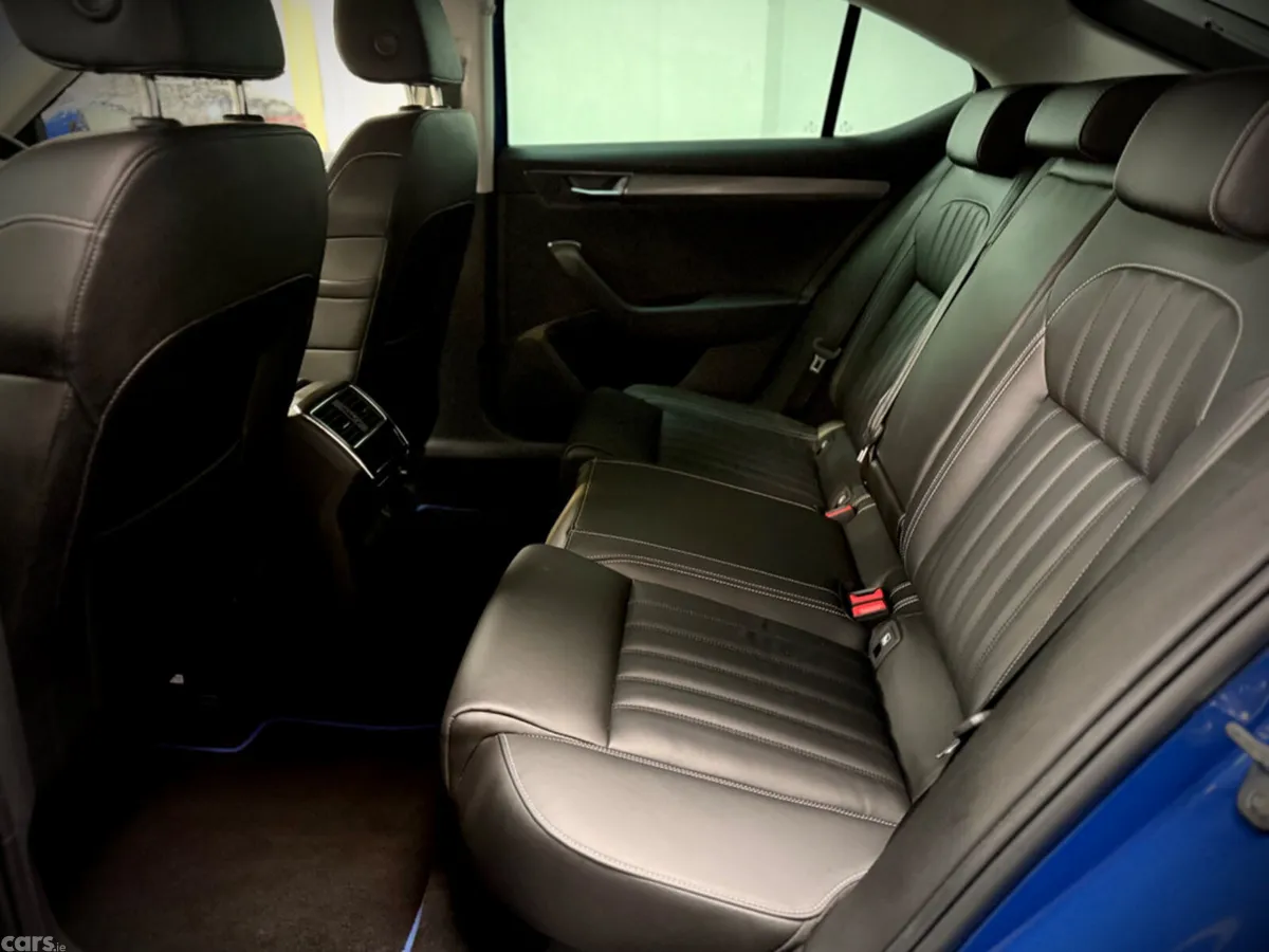 Skoda Superb Hatchback, Diesel, 2024, Blue
