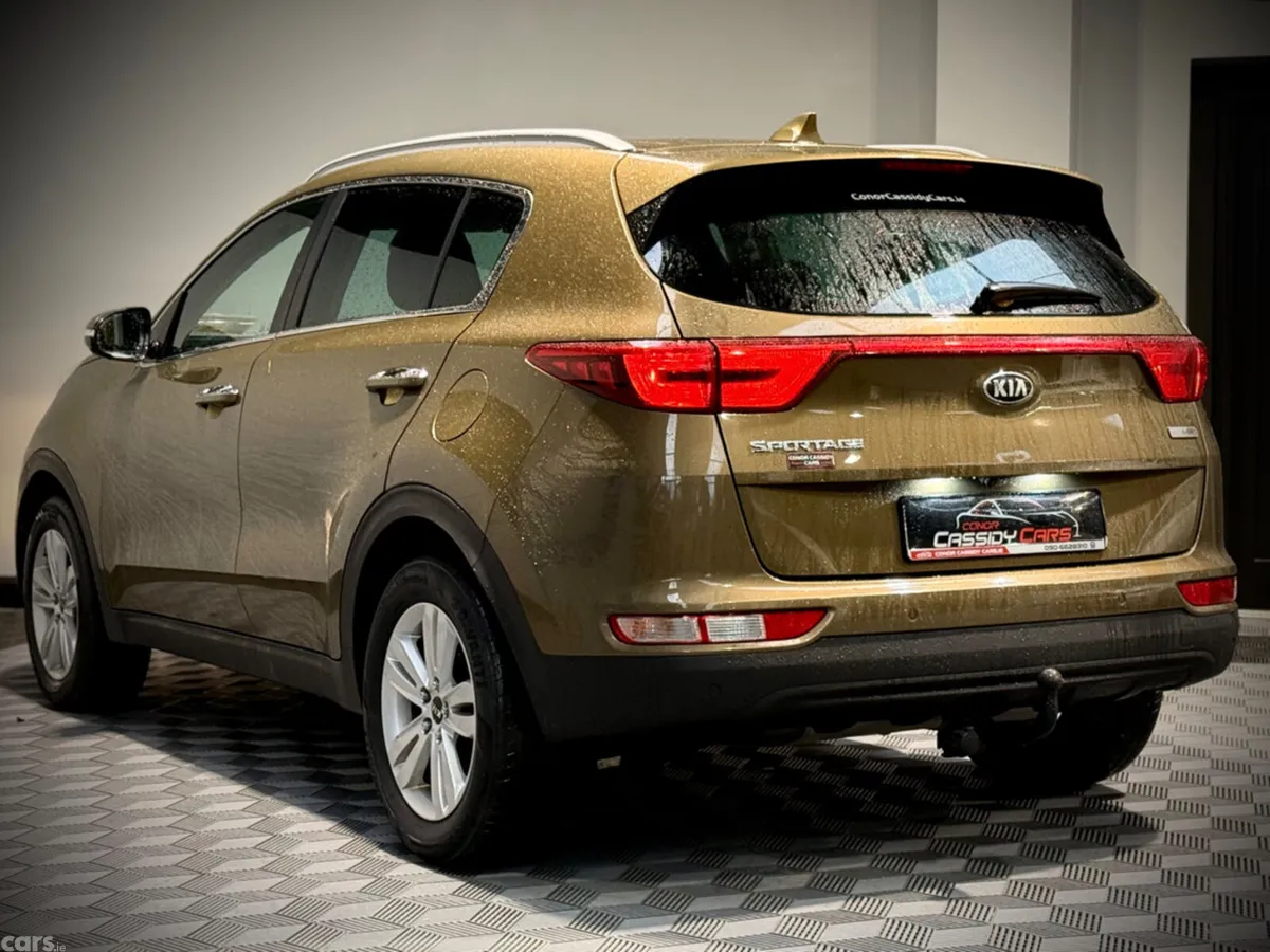Kia Sportage SUV, Diesel, 2017, Gold