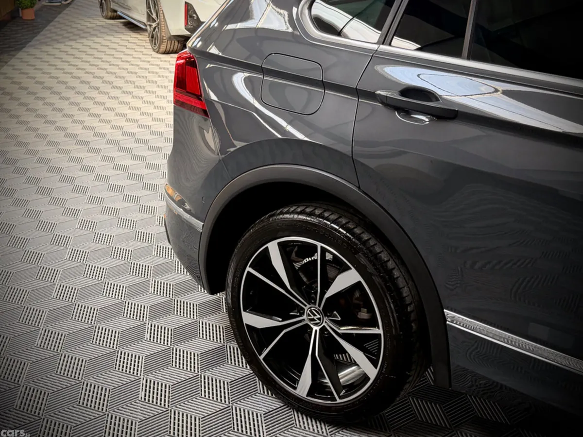 Volkswagen Tiguan Estate, Petrol Hybrid, 2023, Grey