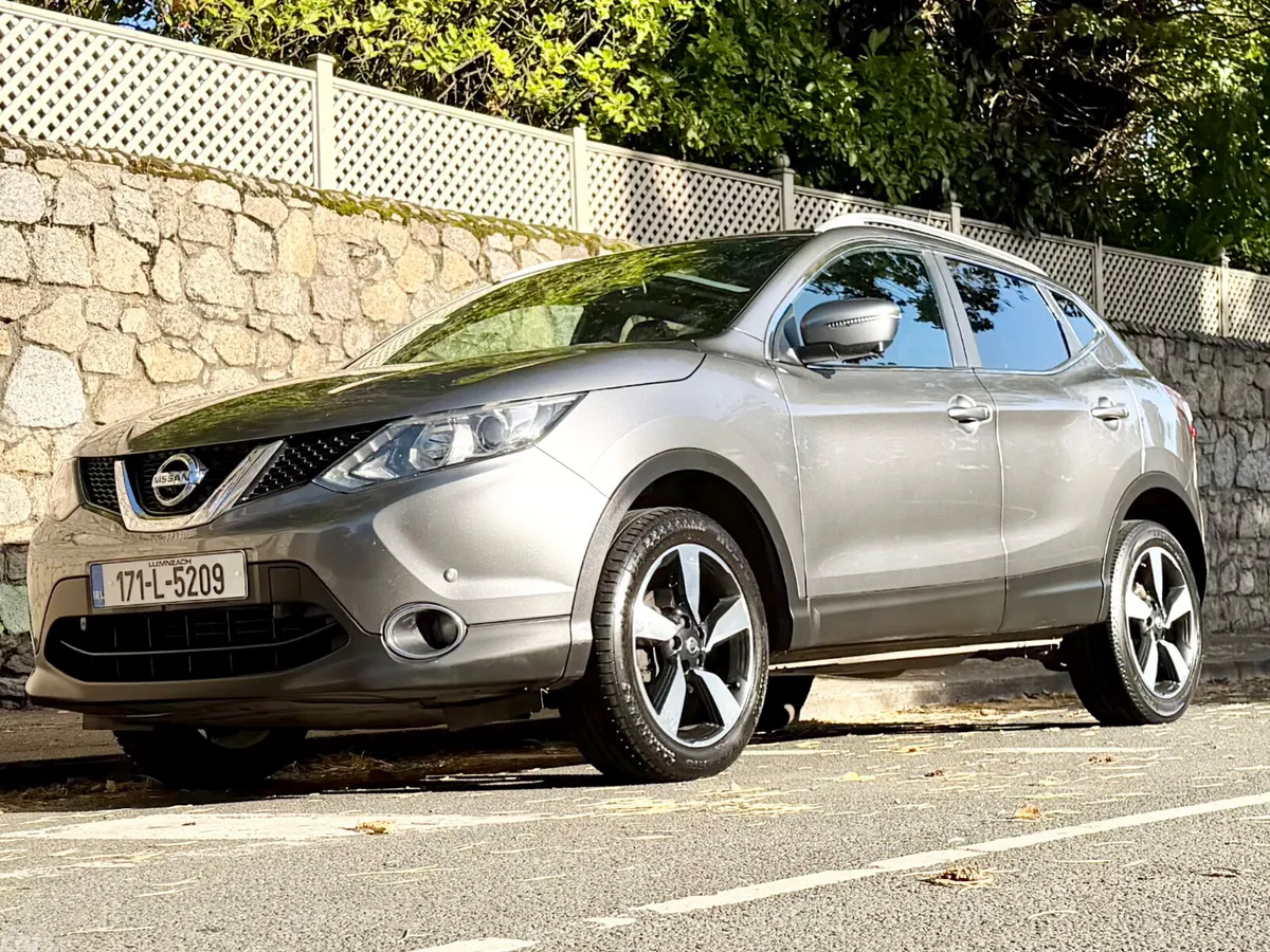 Nissan Qashqai SUV, Diesel, 2017, Grey