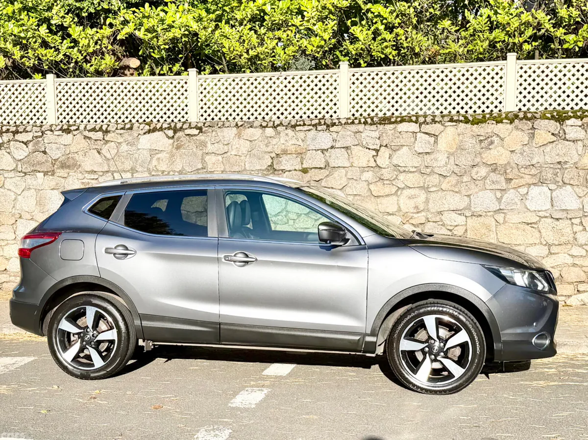 Nissan Qashqai SUV, Diesel, 2017, Grey