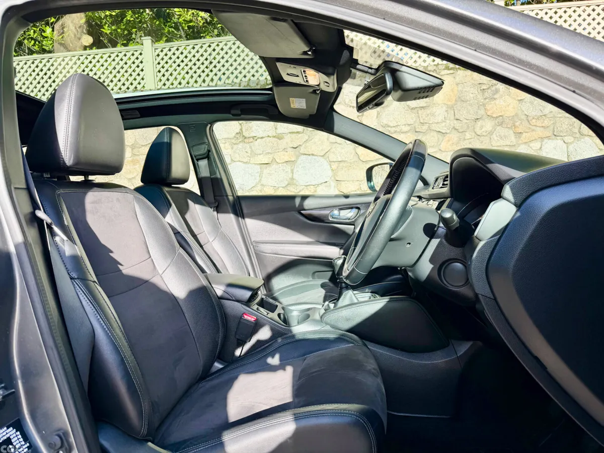 Nissan Qashqai SUV, Diesel, 2017, Grey