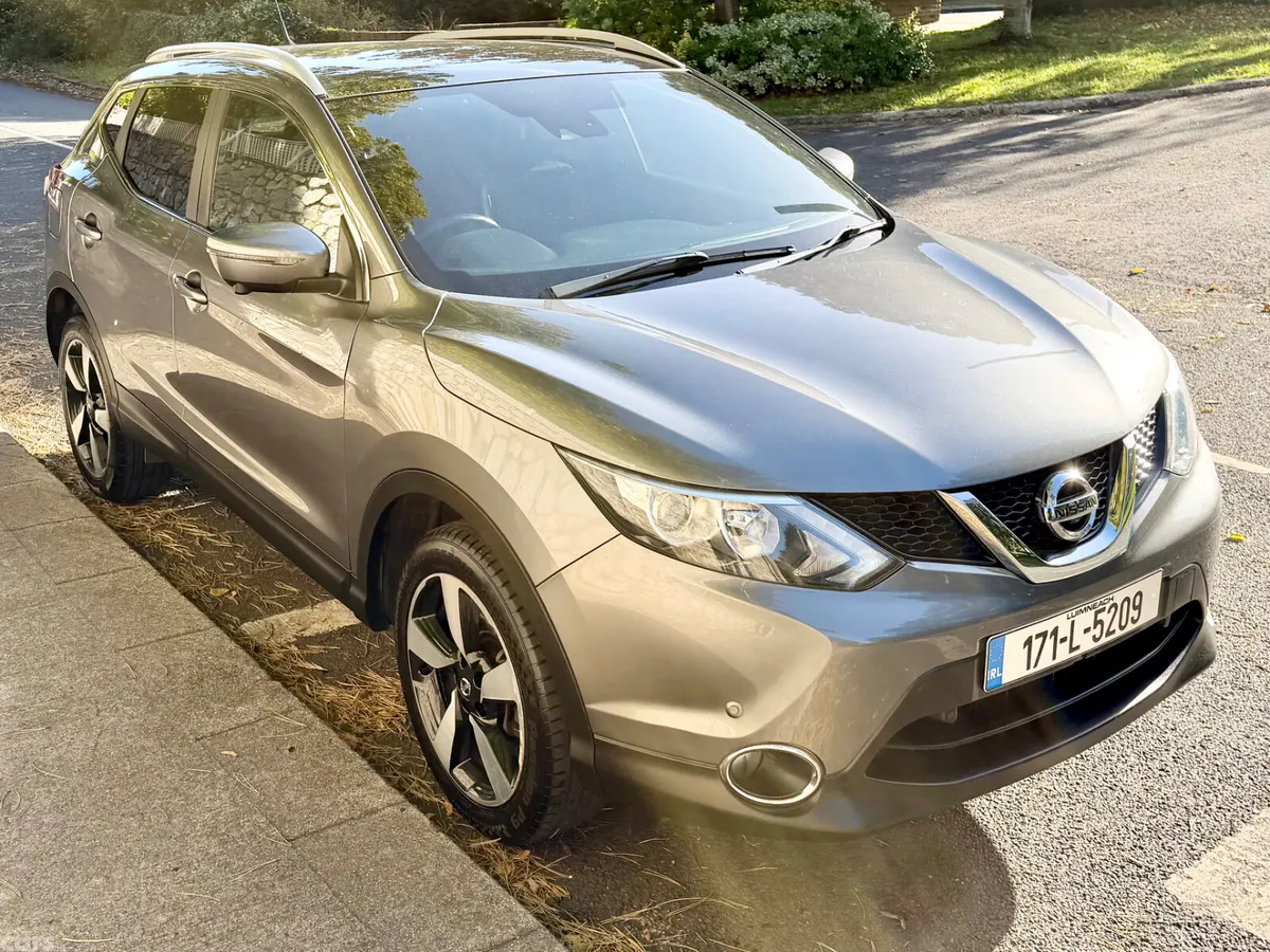Nissan Qashqai SUV, Diesel, 2017, Grey