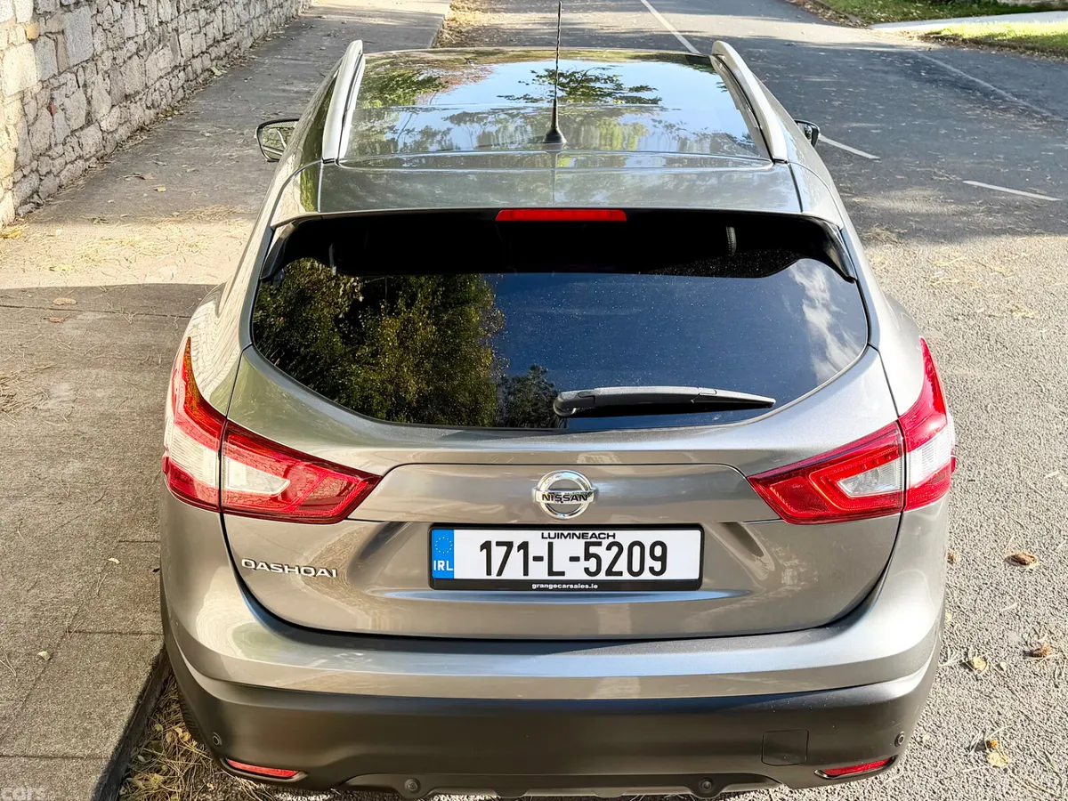 Nissan Qashqai SUV, Diesel, 2017, Grey