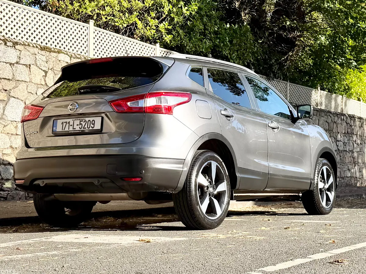 Nissan Qashqai SUV, Diesel, 2017, Grey