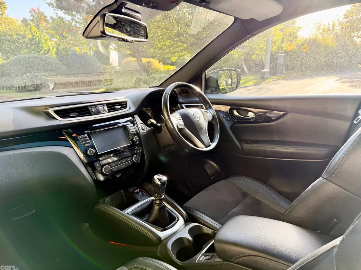 Nissan Qashqai SUV, Diesel, 2017, Grey