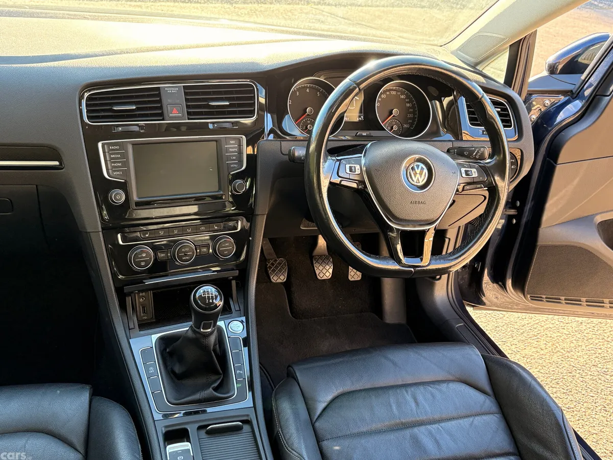 Volkswagen Golf Estate, Petrol, 2017, Blue