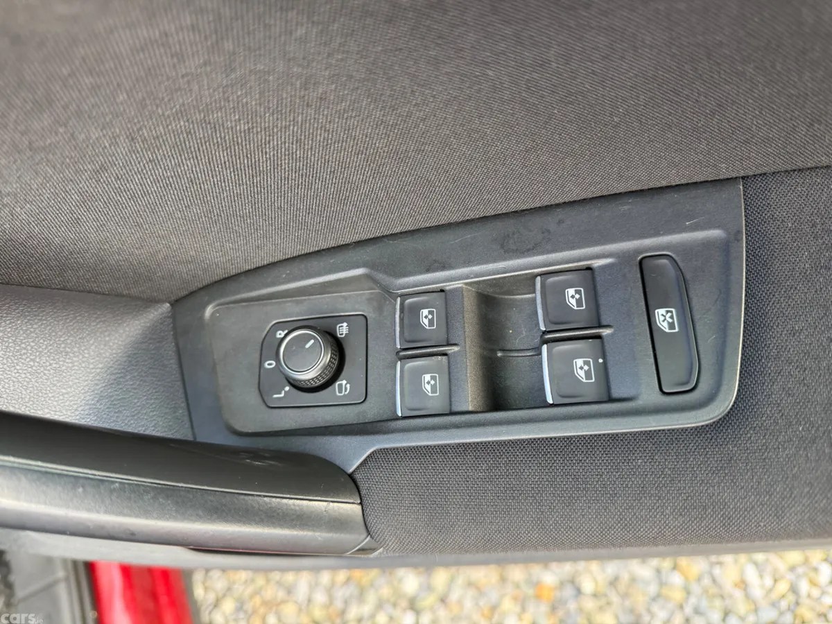 Volkswagen Tiguan SUV, Diesel, 2017, Red