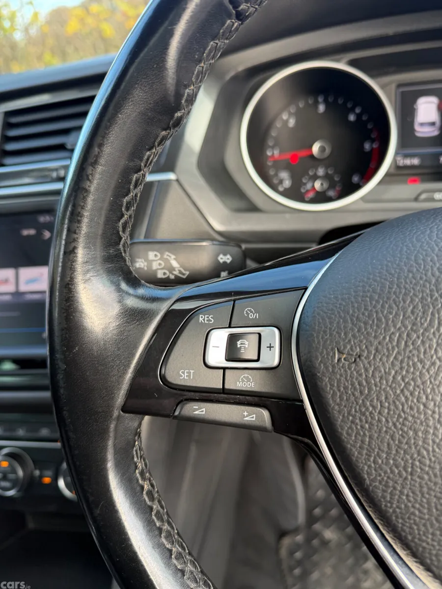 Volkswagen Tiguan SUV, Diesel, 2017, Red