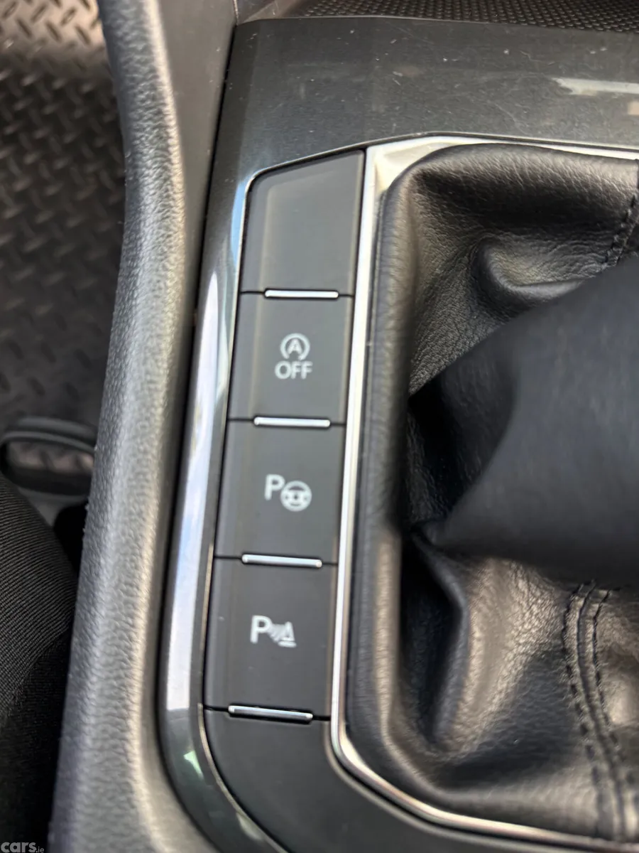 Volkswagen Tiguan SUV, Diesel, 2017, Red