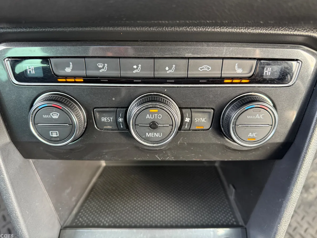 Volkswagen Tiguan SUV, Diesel, 2017, Red