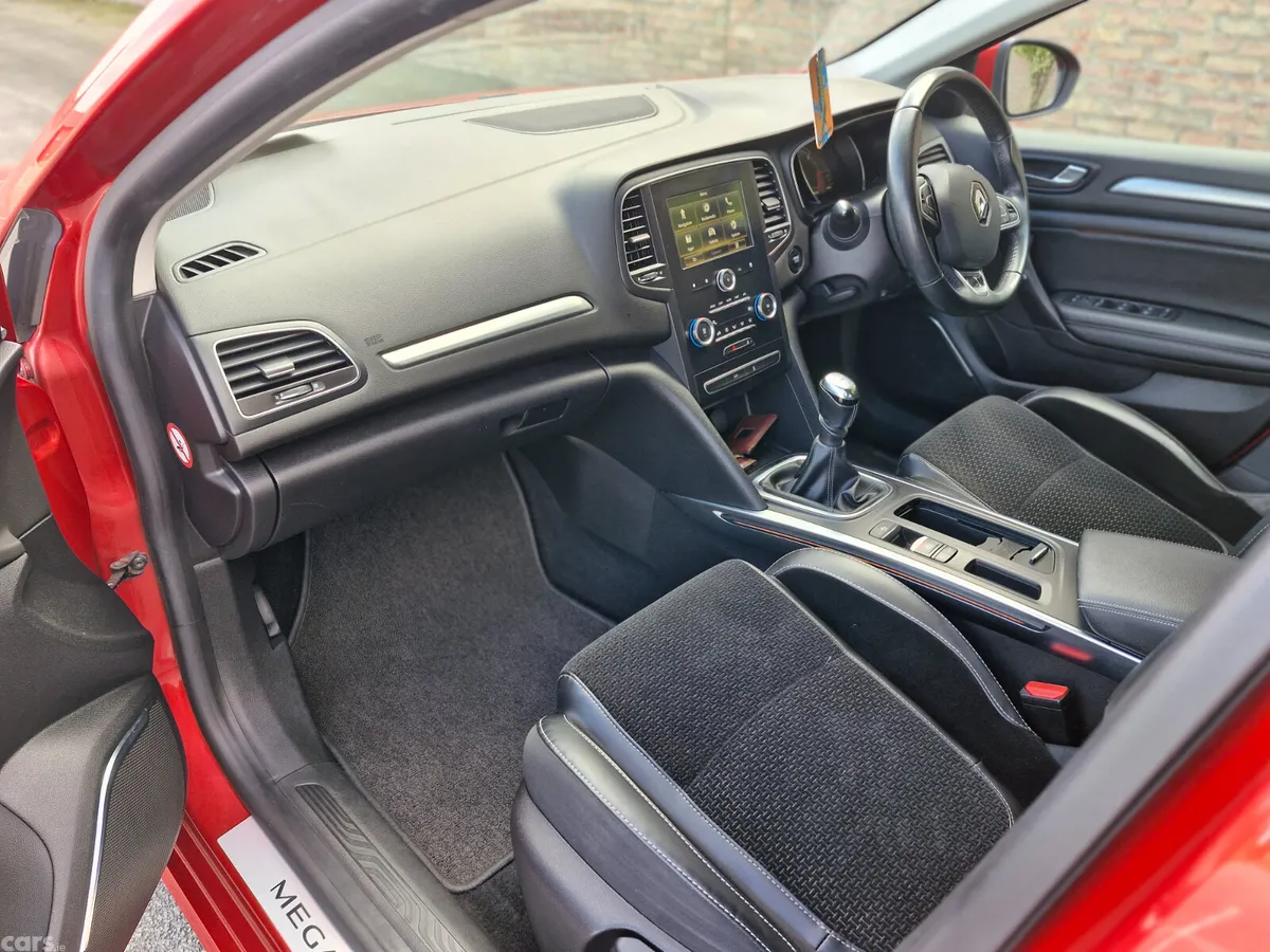 Renault Megane Hatchback, Diesel, 2017, Red