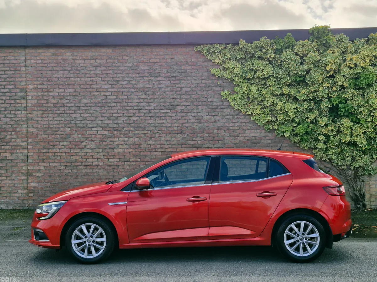 Renault Megane Hatchback, Diesel, 2017, Red