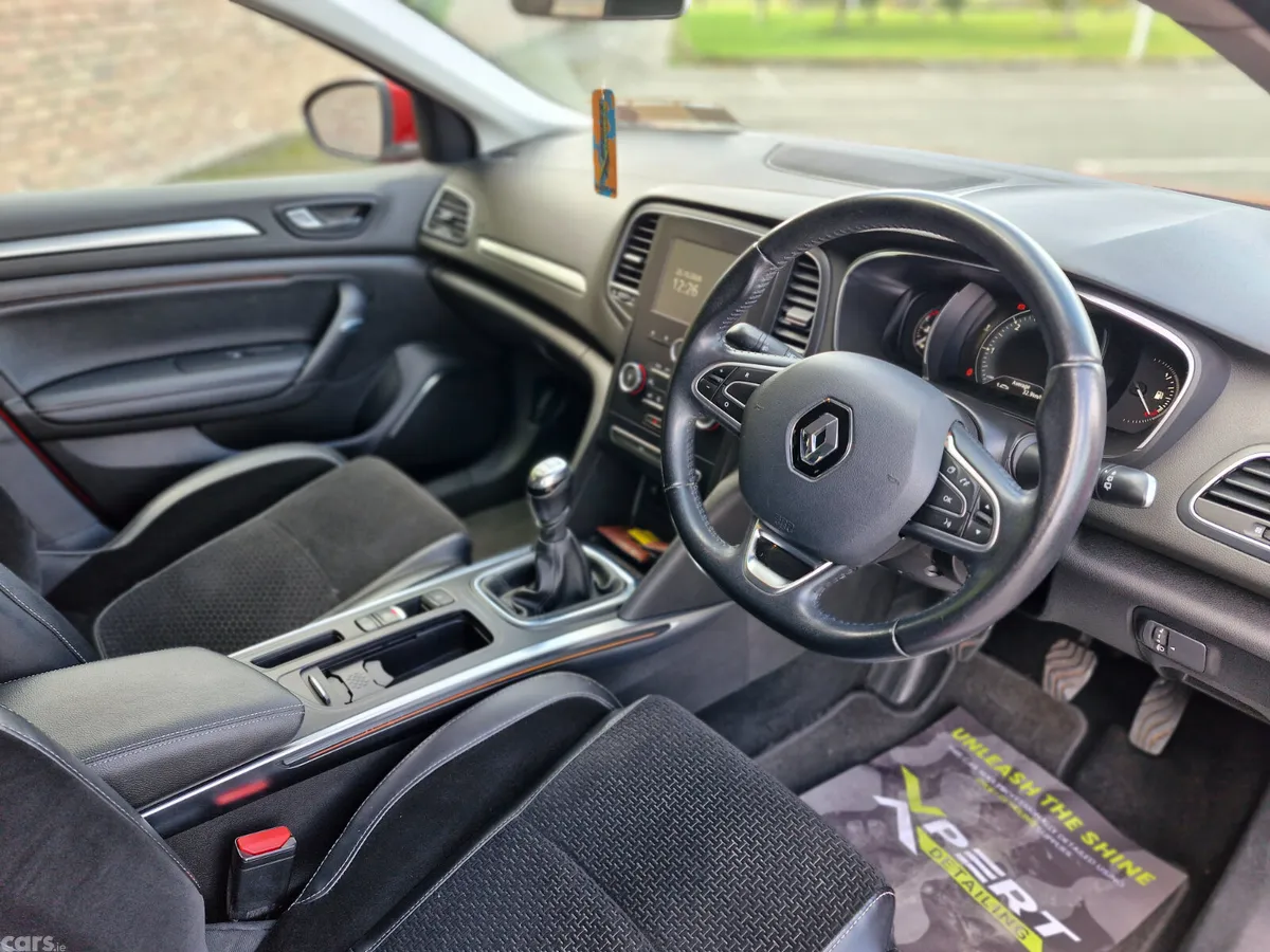 Renault Megane Hatchback, Diesel, 2017, Red