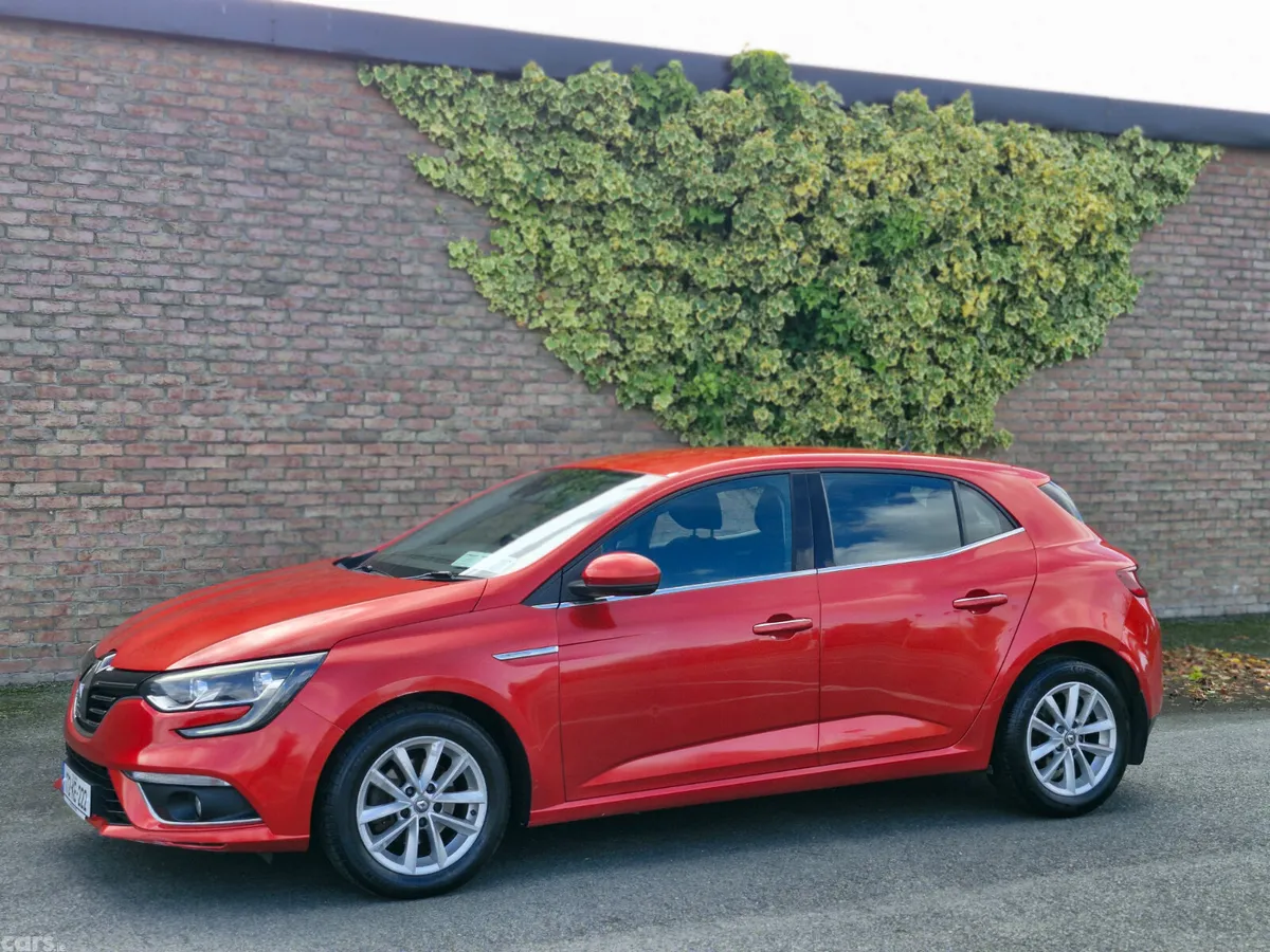 Renault Megane Hatchback, Diesel, 2017, Red