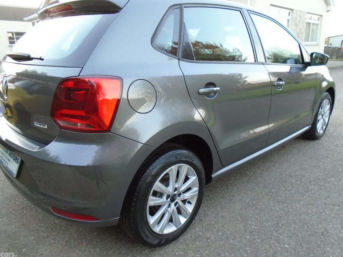 Volkswagen Polo Hatchback, Petrol, 2015, Grey