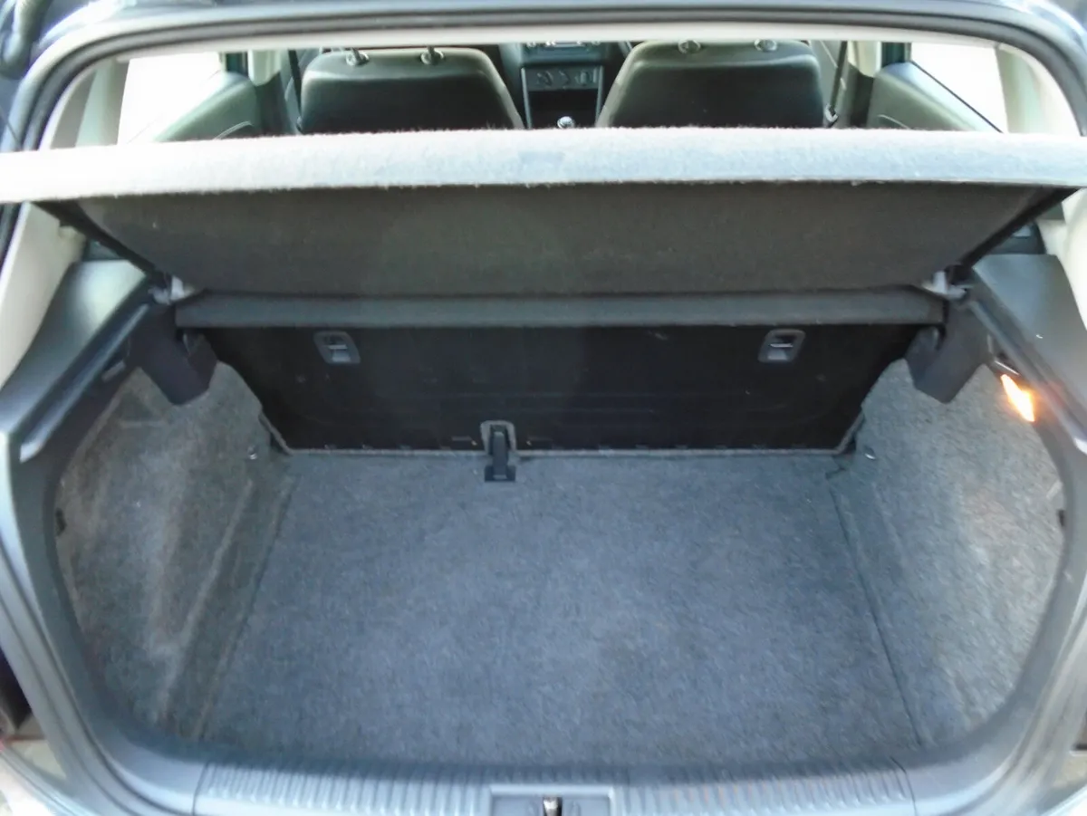 Volkswagen Polo Hatchback, Petrol, 2015, Grey