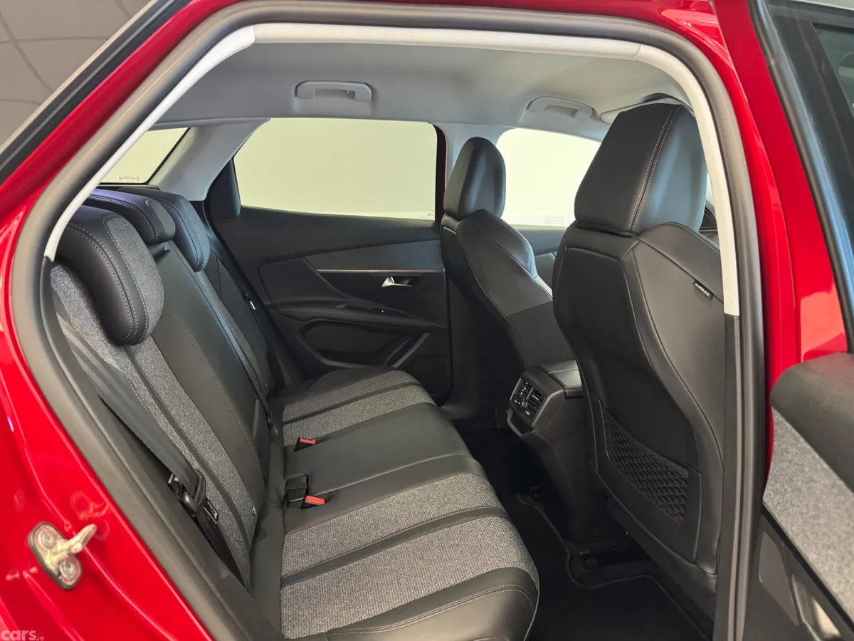 Peugeot 3008 MPV, Diesel, 2020, Red