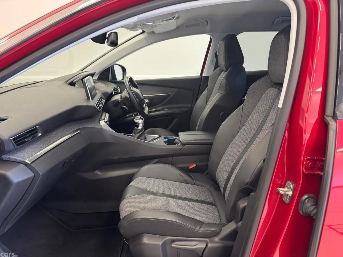 Peugeot 3008 MPV, Diesel, 2020, Red