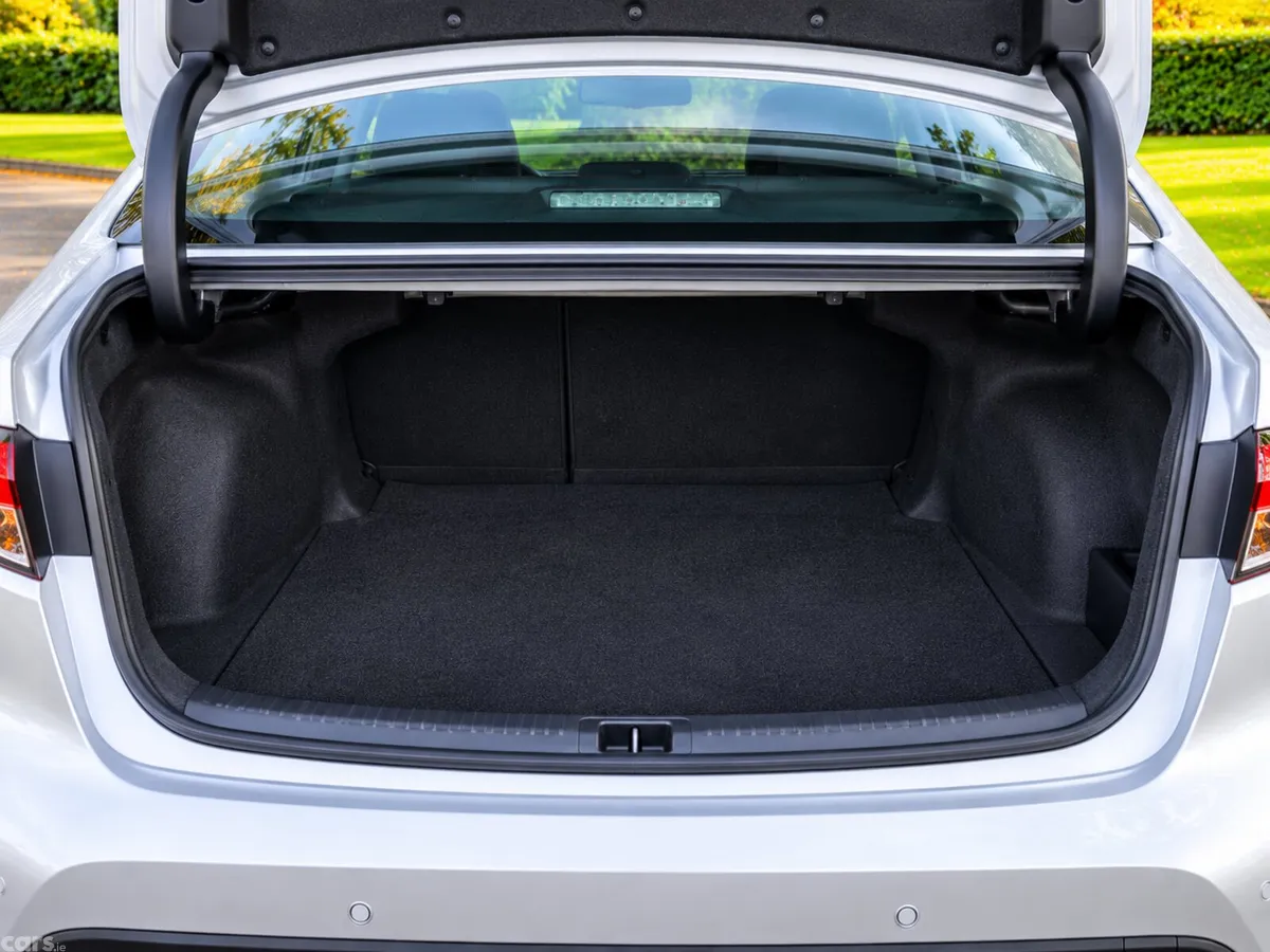 Toyota Corolla Saloon, Petrol Hybrid, 2021, Silver