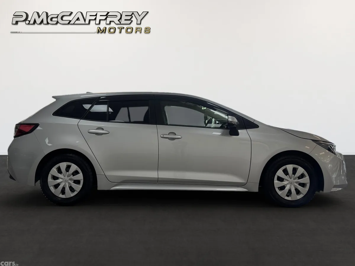 Toyota Corolla Estate, Petrol Hybrid, 2023, Silver
