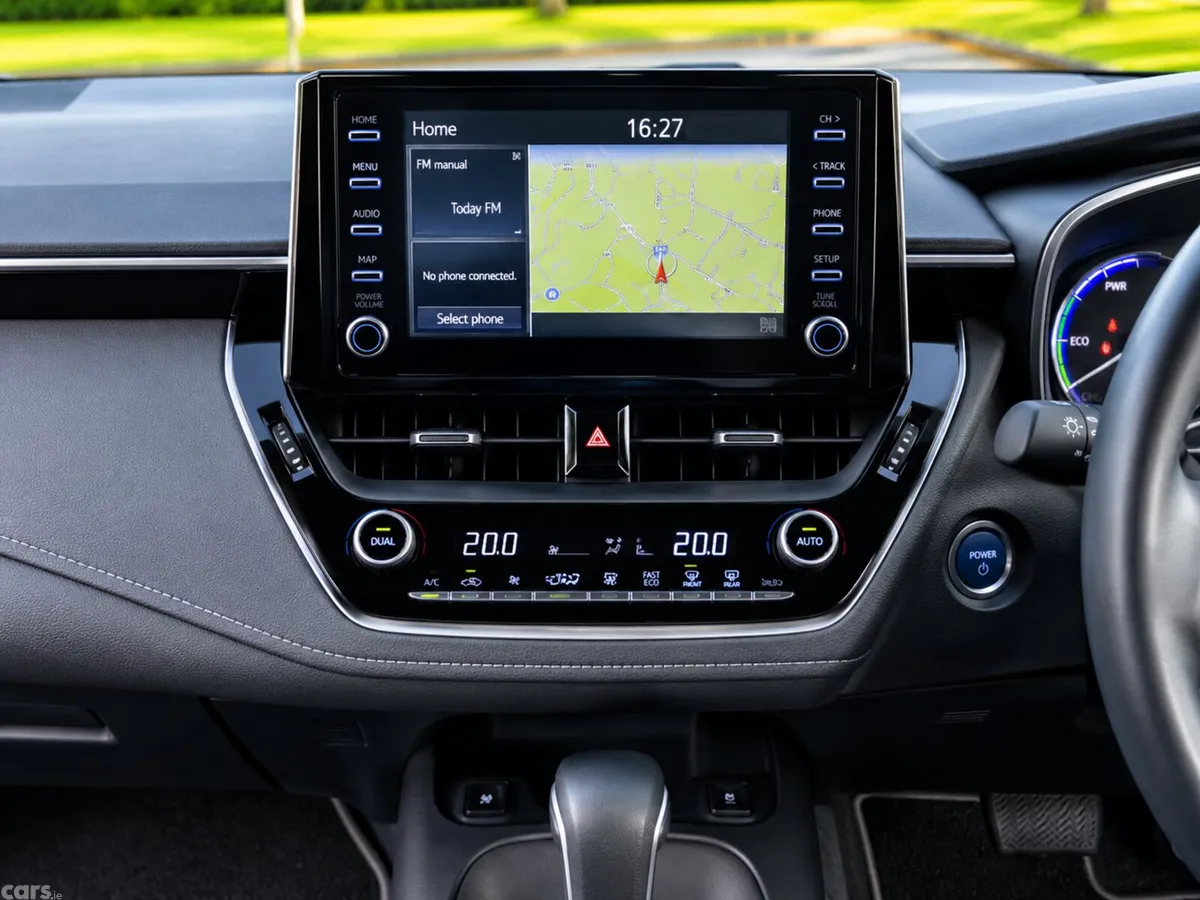 Toyota Corolla Saloon, Petrol Hybrid, 2021, Silver